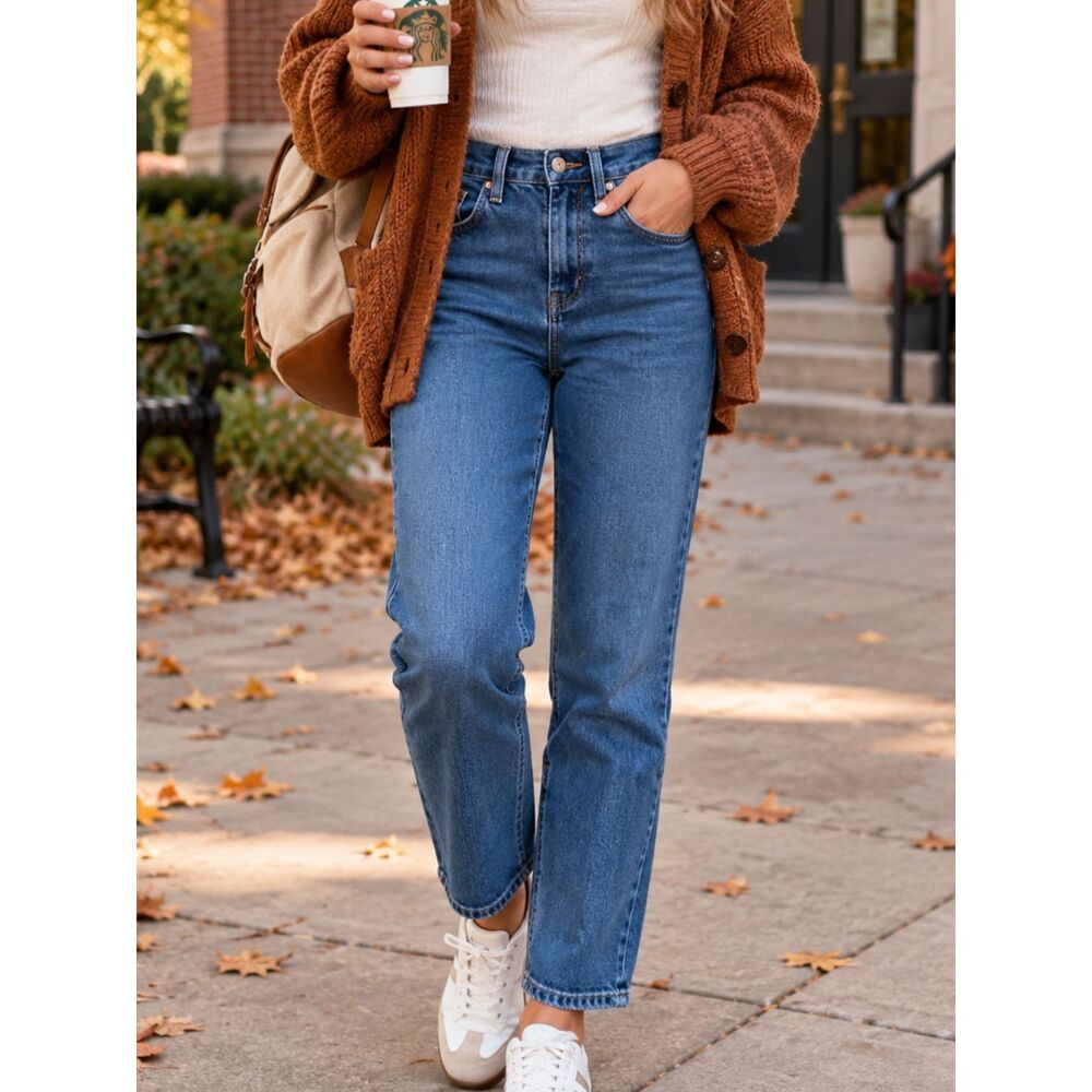 Old Navy Sky Hi Straight Jeans Sz 2 Extra High Rise Medium Wash Denim
